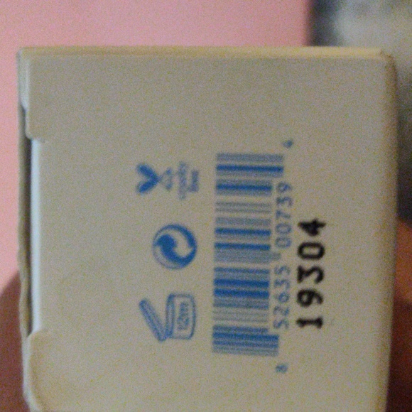 malin+goetz revitalizing eye gel - Picture 5 of 5